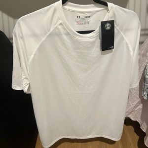 NWT Men’s Under Armour heat gear white t shirt